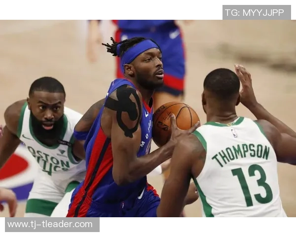 杰拉米格兰特如何在NBA赛场上展现个人风采与团队合作的完美结合