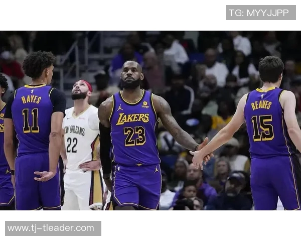 湖人对阵鹈鹕精彩比赛录像回顾与精彩瞬间分析