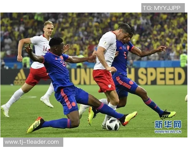 波兰与哥伦比亚激战正酣开球时刻即将来临