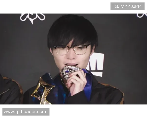 FPX中路突破战术解析：如何重塑英雄联盟赛场的胜利之路