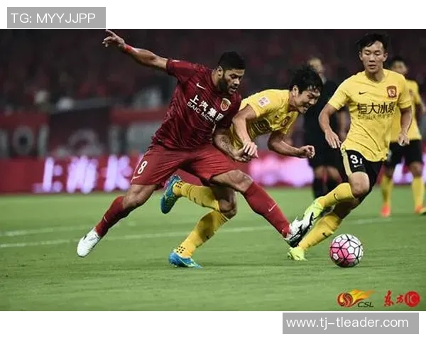 恒大与香港东方对决球迷热情高涨共庆足球盛宴 恒大与香港东方对决球迷热情高涨共庆足球盛宴